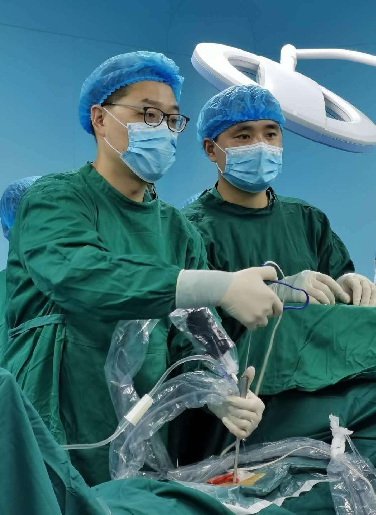 武隆区中医院:成功开展医院首例椎间孔镜微创手术