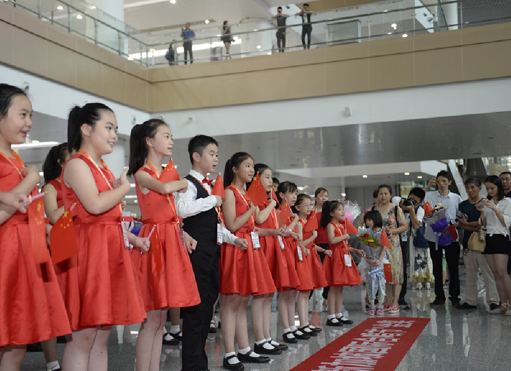 渝中区曾家岩小学荣获新加坡国际合唱比赛金奖