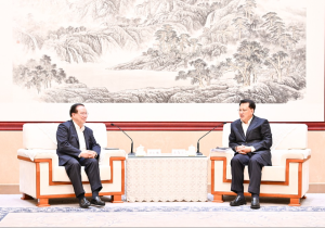 袁家军会见长江实业集团副董事总经理甘庆林一行
