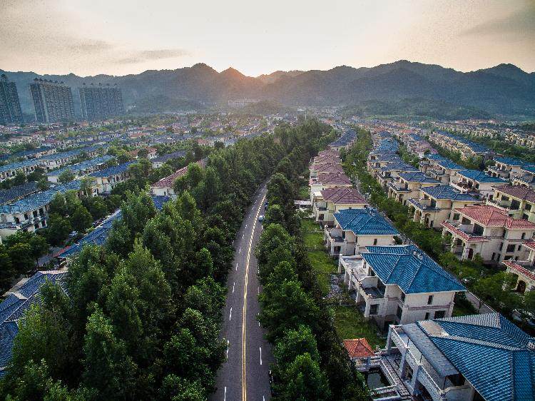 重庆恒大金碧天下景观大道.jpg