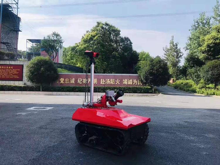配崔曜稿件重庆造消防机器人上市(3184208)-20190819204233.jpg