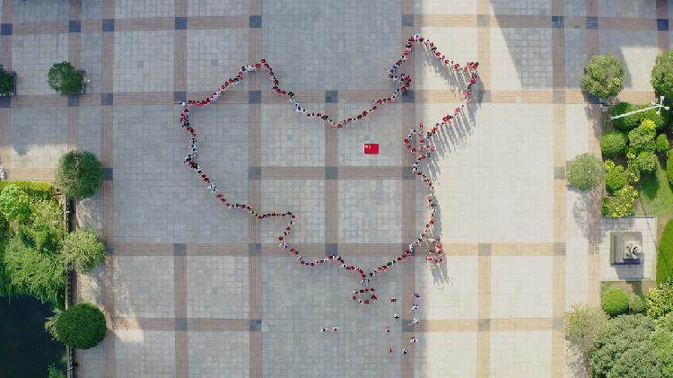 纪实类三等奖《我和我的祖国》李春阳.jpg