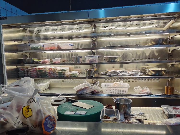 转型谋出路__重庆餐企率先开门店卖半成品(4813855)-20200628185822.jpg
