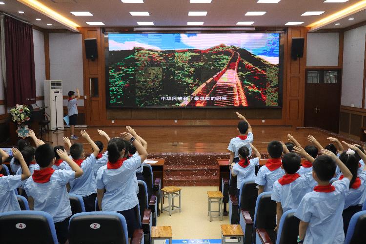 升旗.JPG