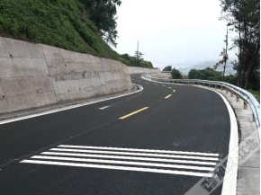 乡村道路焕新颜 修路便民暖人心-重庆
