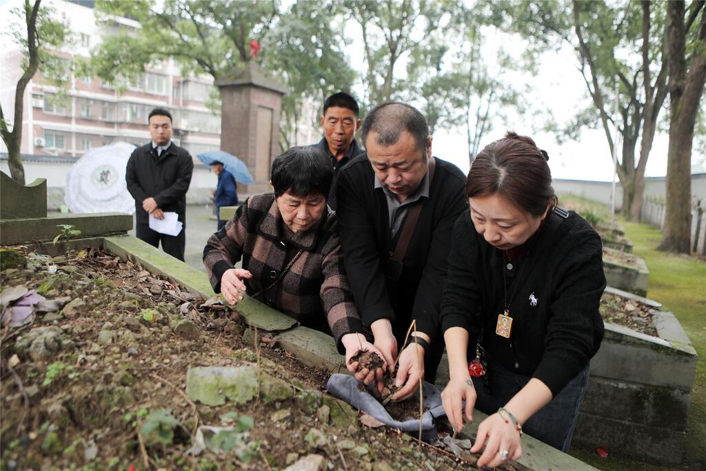 张竟标烈士图片