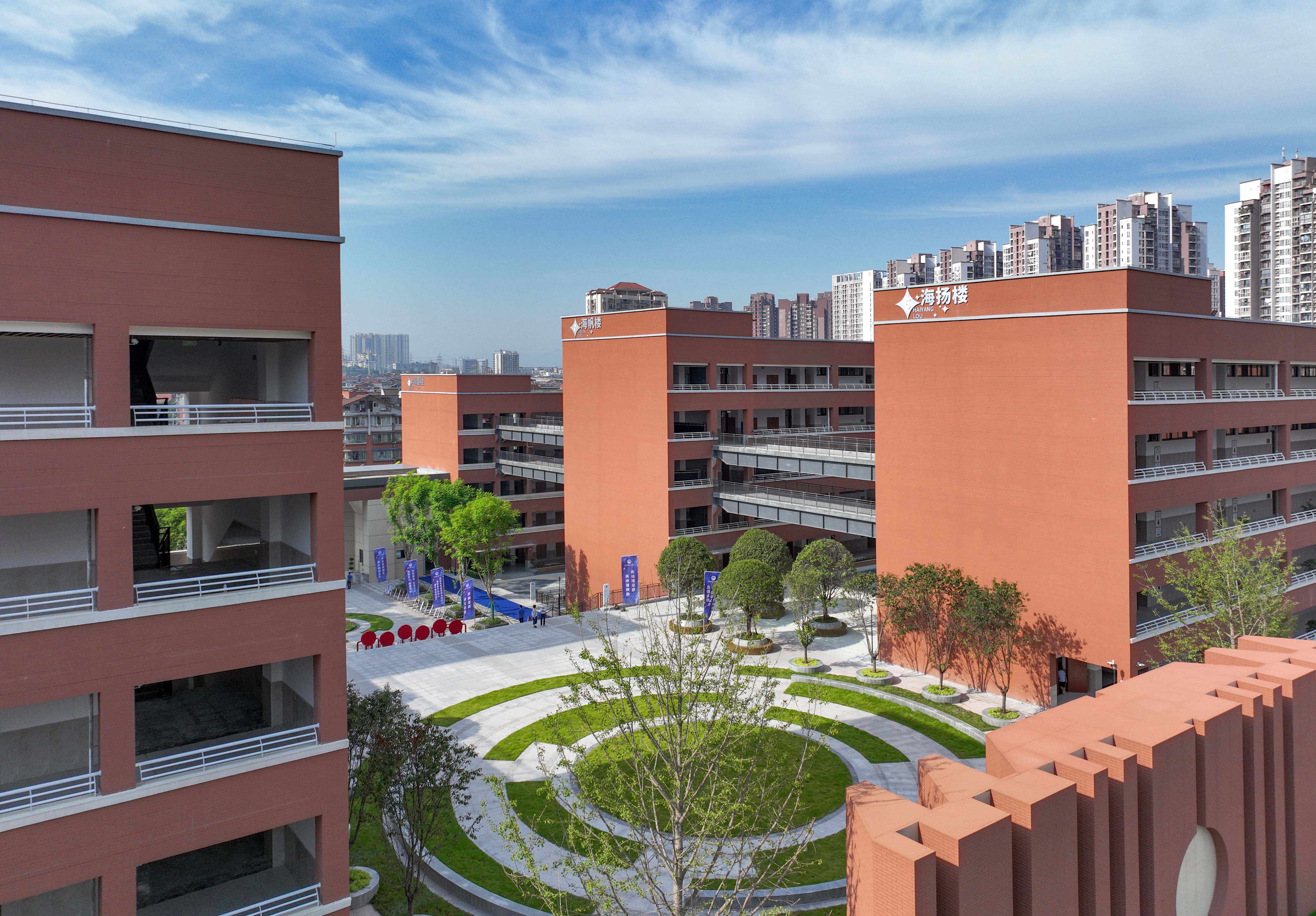 两江新区逸翠小学图片