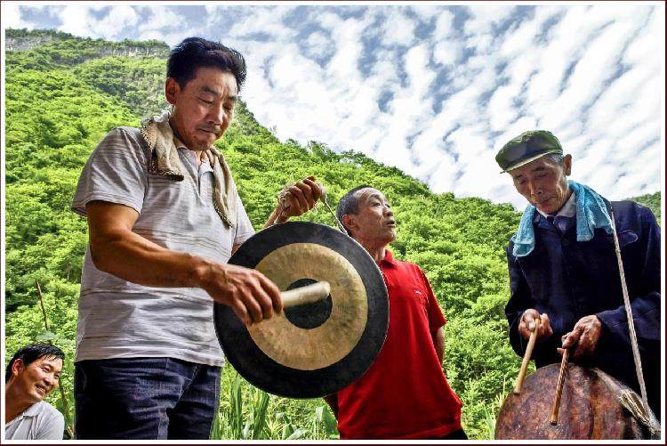 城口蒿草锣鼓。(4910869)-20200924165433.jpeg